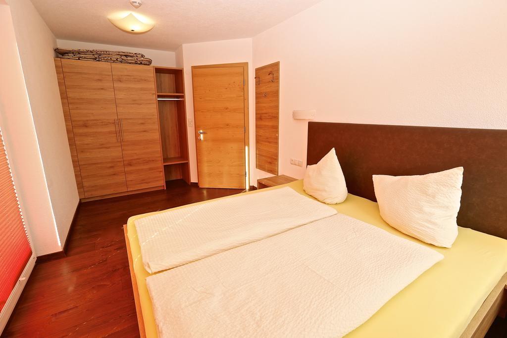 Ladis Living Appartement Kamer foto