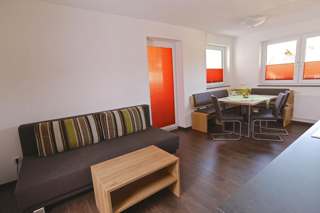 Ladis Living Appartement Kamer foto